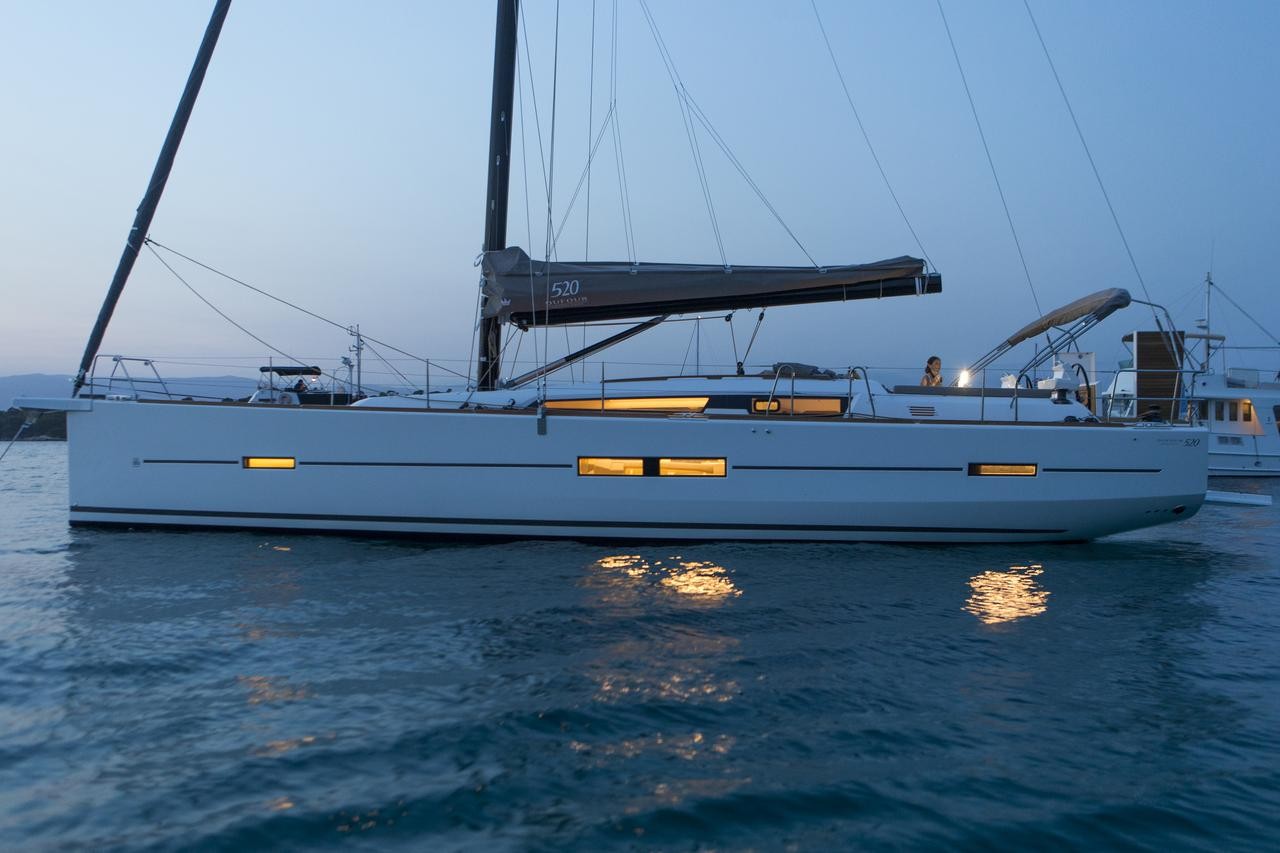 Dufour 520 GL, Eurus | Noleggio di Yacht Croazia