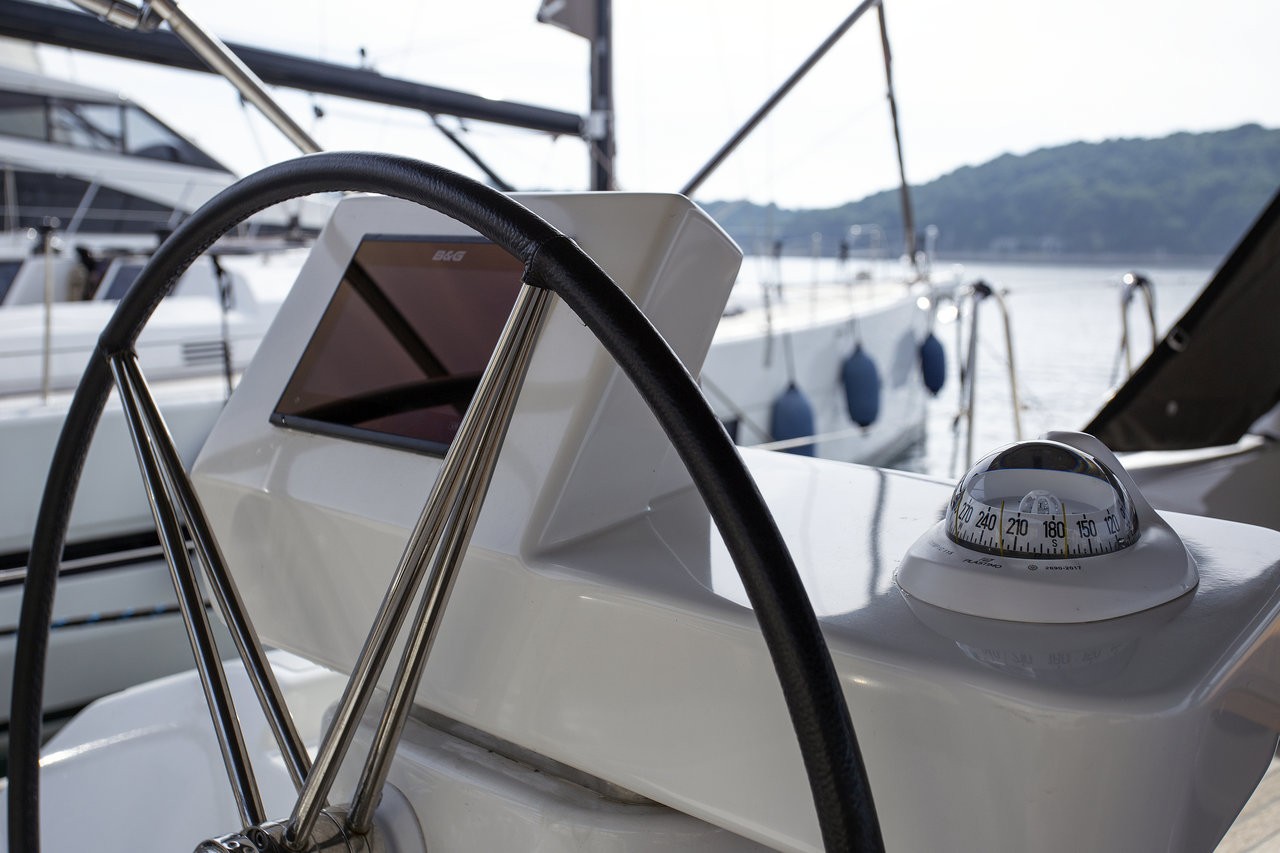 Dufour 520 GL, Nerthag | Yacht Charter Croatia