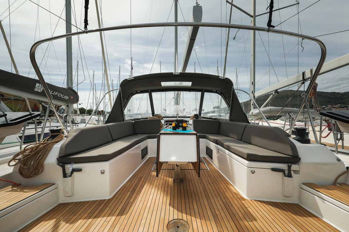 Dufour 530, Musca | Yacht Charter Croatia