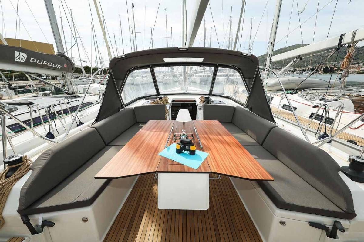Dufour 530, Musca | Yacht Charter Croatia