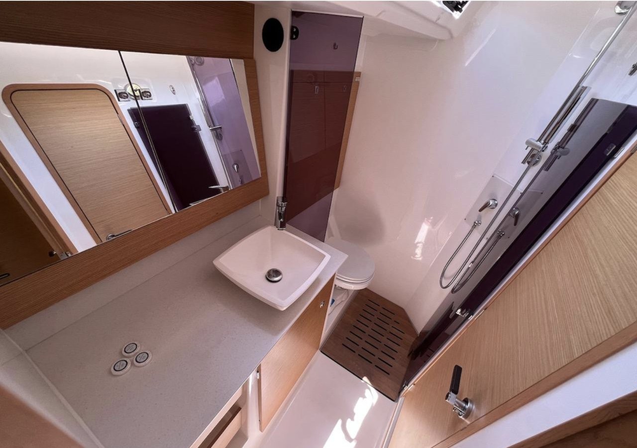Dufour 56 Exclusive, Alpina | Yacht Charter Croatia