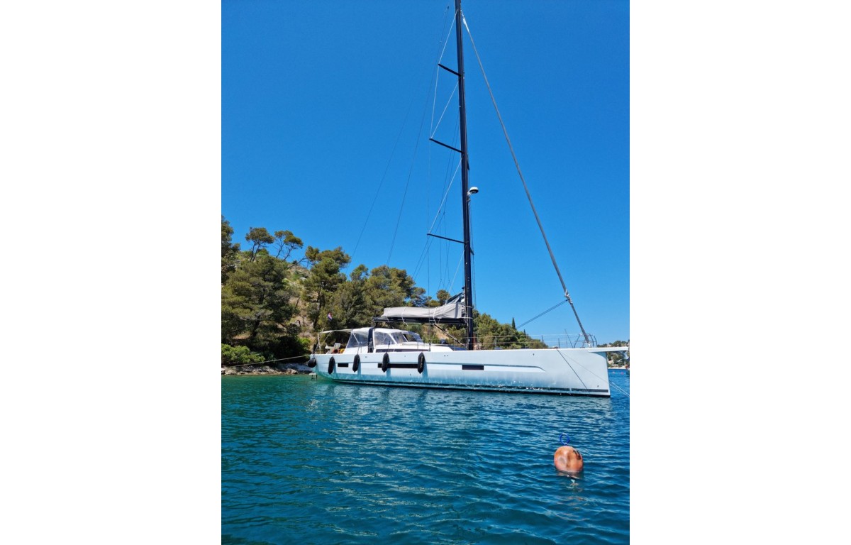 Dufour Exclusive 63, Bahia Feliz V | Yacht Charter Croatia