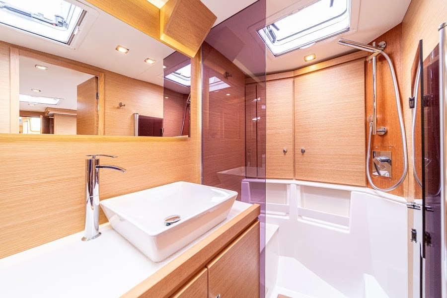 Dufour Exclusive 63, Bahia Feliz V | Yacht Charter Croatia