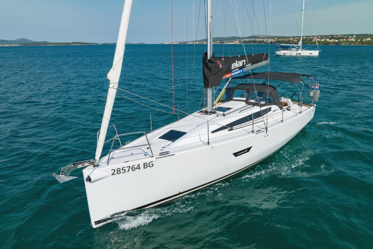Elan E4, Twitter | Noleggio di Yacht Croazia