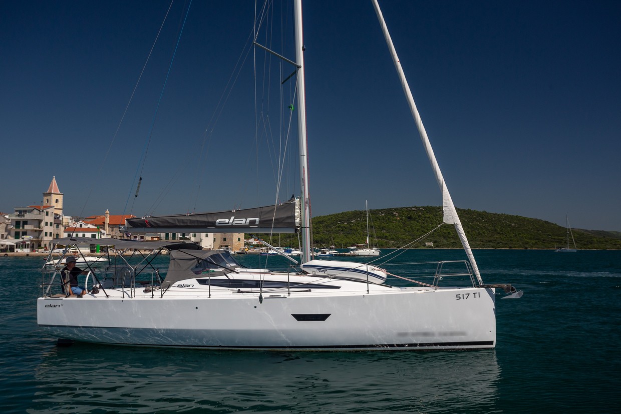 Elan E4, Alisa | Yacht Charter Croatia
