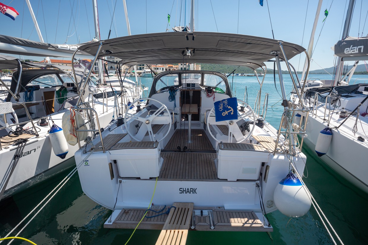 Elan E4, Alisa | Yacht Charter Croatia