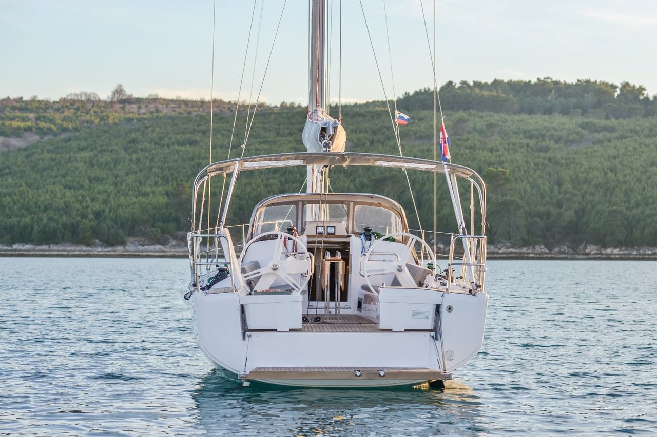 Elan E4, Alisa | Yacht Charter Croatia