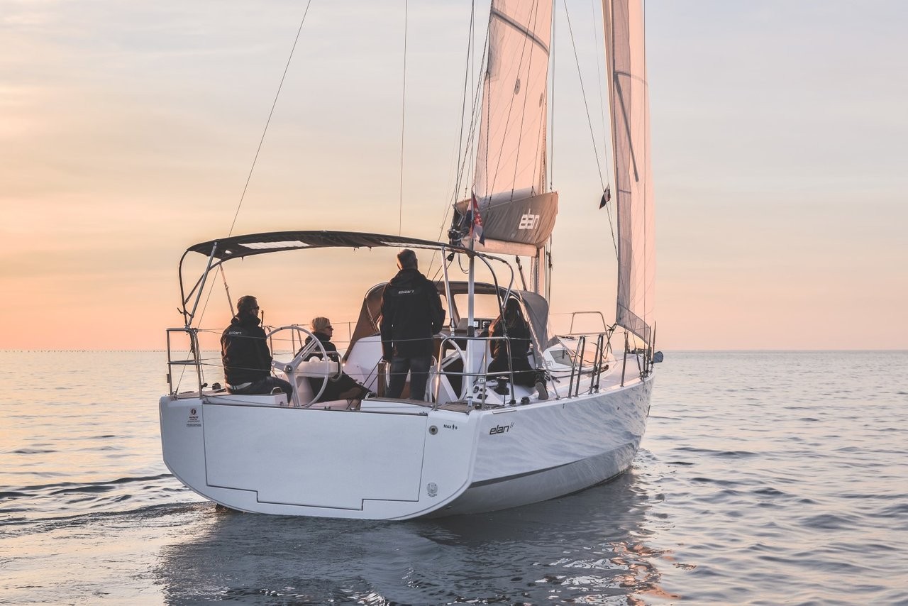 Elan E4, Alisa | Yacht Charter Croatia