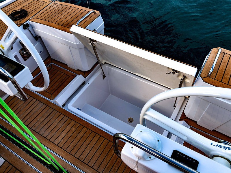 Elan E5, Lina | Yacht Charter Croatia