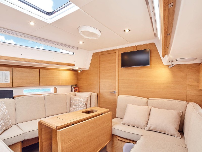 Elan E5, Lina | Yacht Charter Croatia