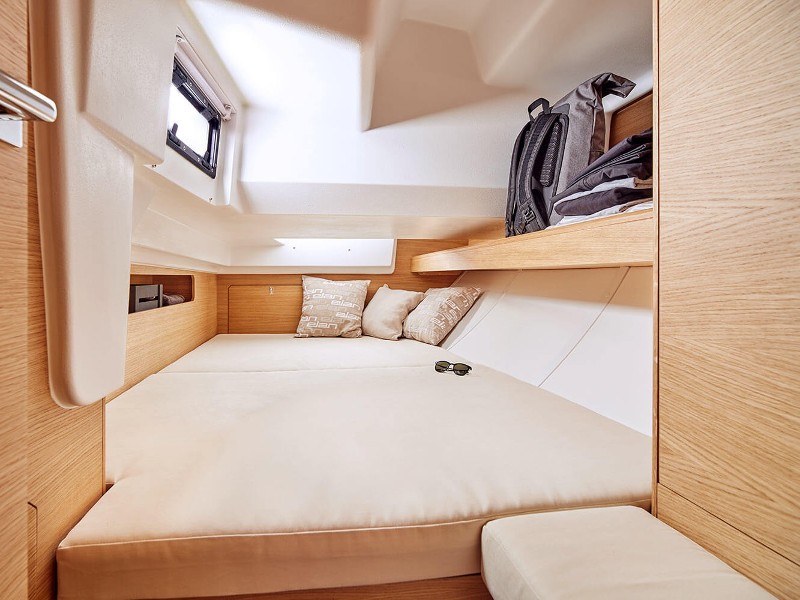 Elan E5, Lina | Yacht Charter Croatia