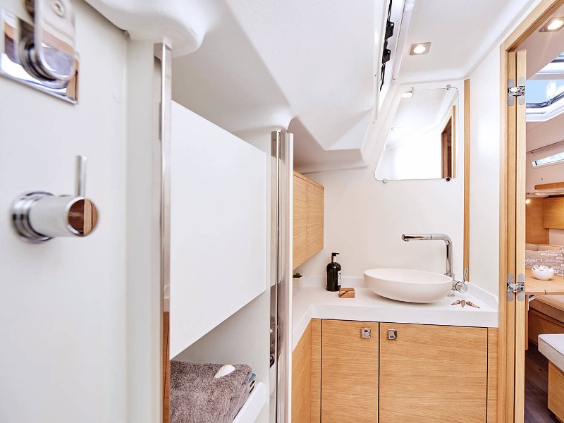 Elan E5, Lina | Yacht Charter Croatia