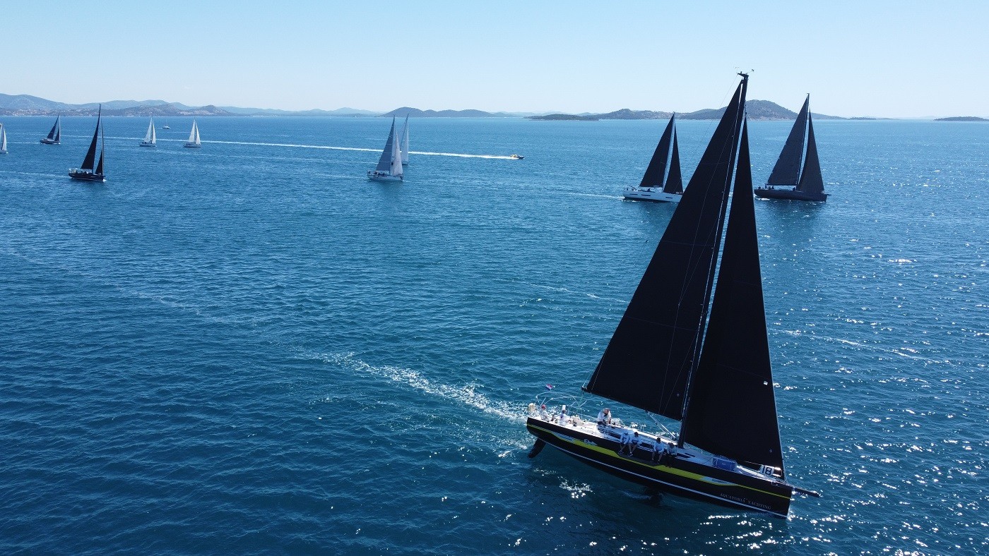 Elan E6, Odin | Yacht Charter Croatia