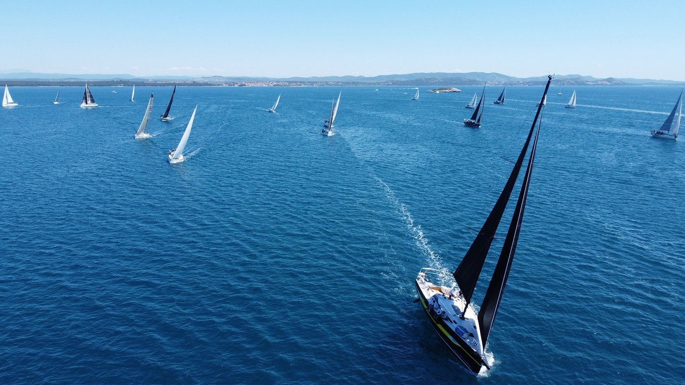 Elan E6, Odin | Yacht Charter Croatia