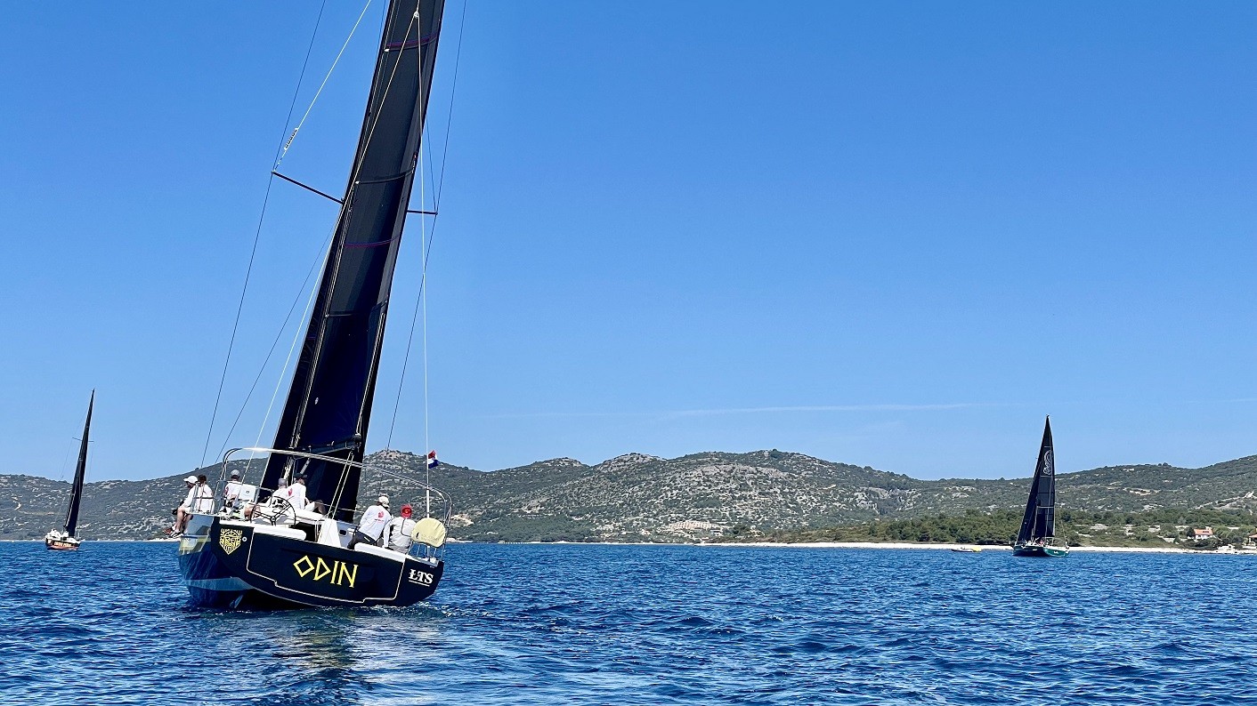 Elan E6, Odin | Yacht Charter Croatia