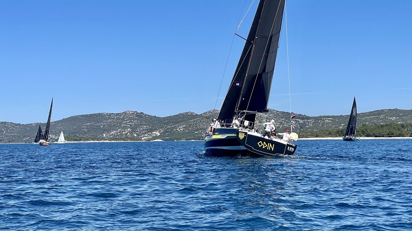 Elan E6, Odin | Yacht Charter Croatia