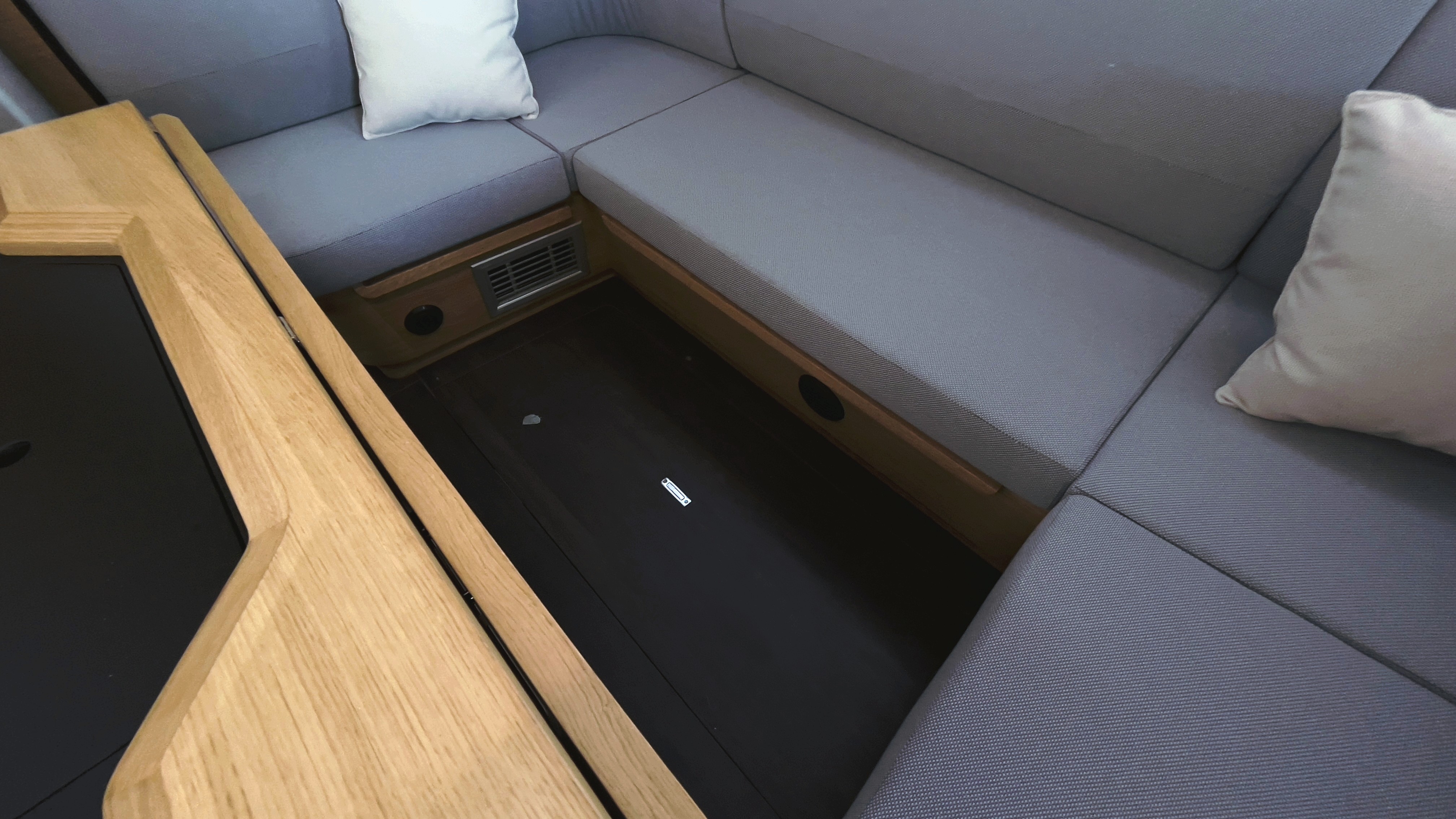 Elan E6, Odin | Yachtcharter Kroatien