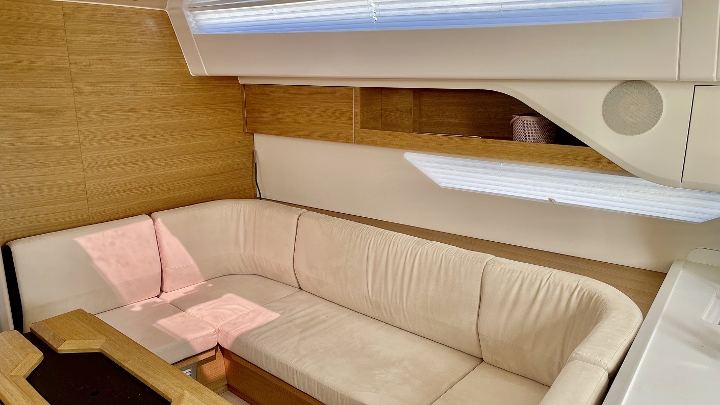 Elan E6, Loki | Yacht Charter Croatia