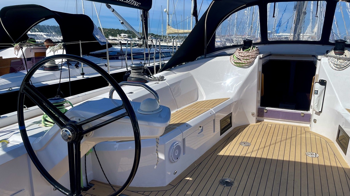 Elan E6, Loki | Yacht Charter Croatia