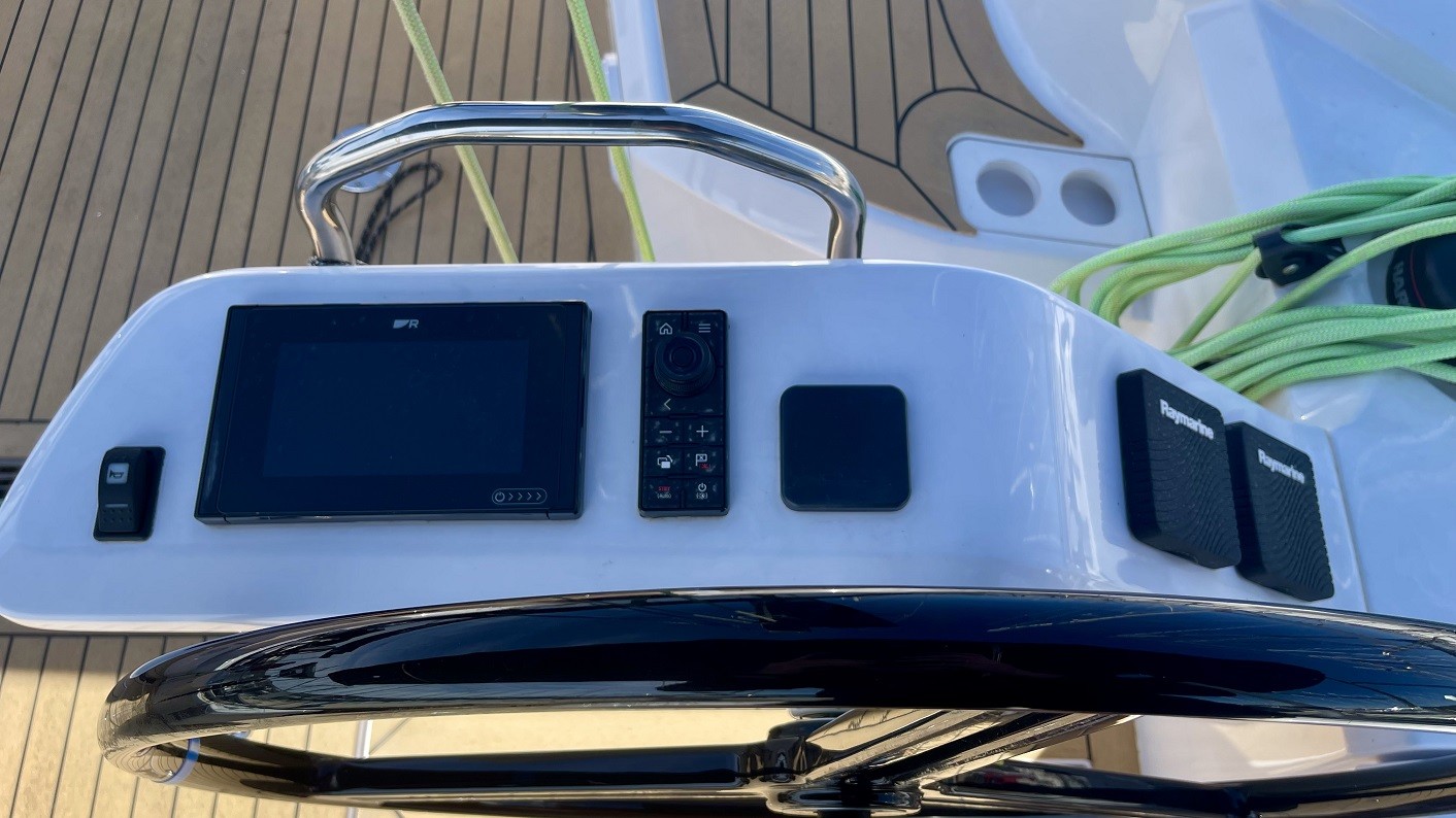 Elan E6, Loki | Yacht Charter Croatia