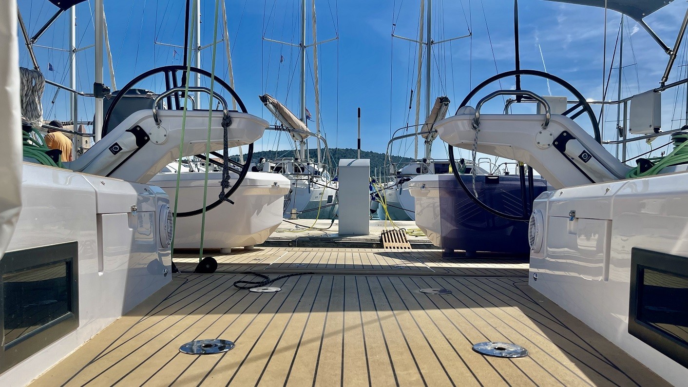 Elan E6, Loki | Yacht Charter Croatia