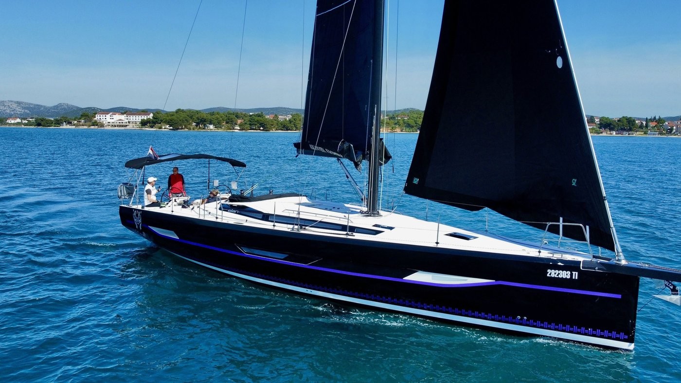 Elan E6, Black Panther | Yacht Charter Croatia