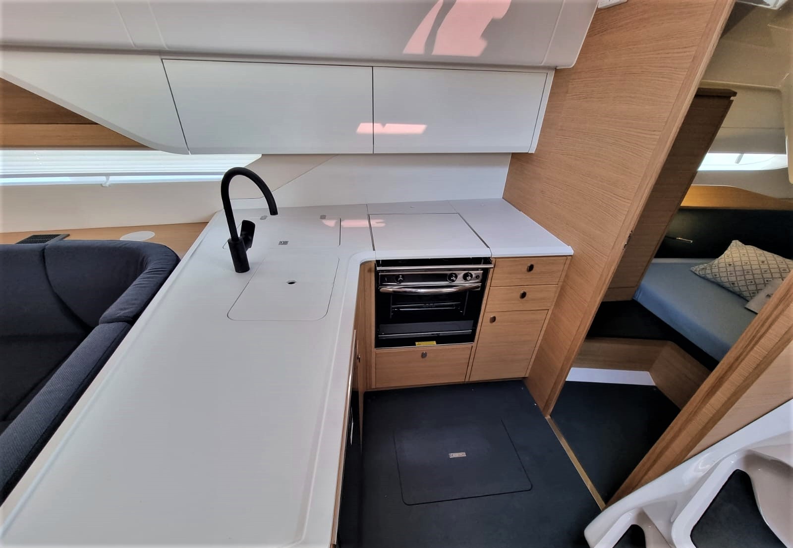 Elan E6, Contessa | Yacht Charter Croatia
