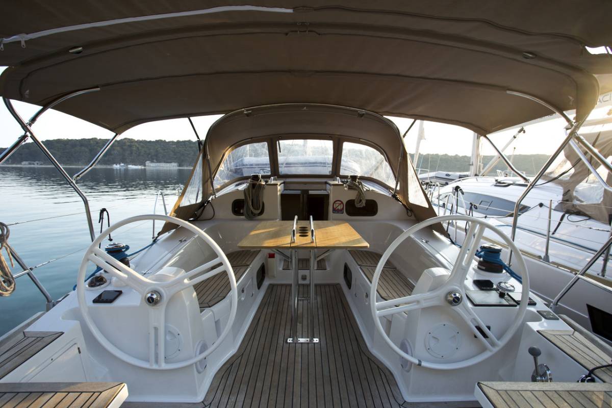 Elan Impression 40, Tariq | Noleggio di Yacht Croazia
