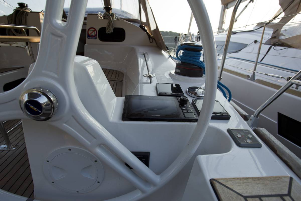 Elan Impression 40, Tariq | Noleggio di Yacht Croazia