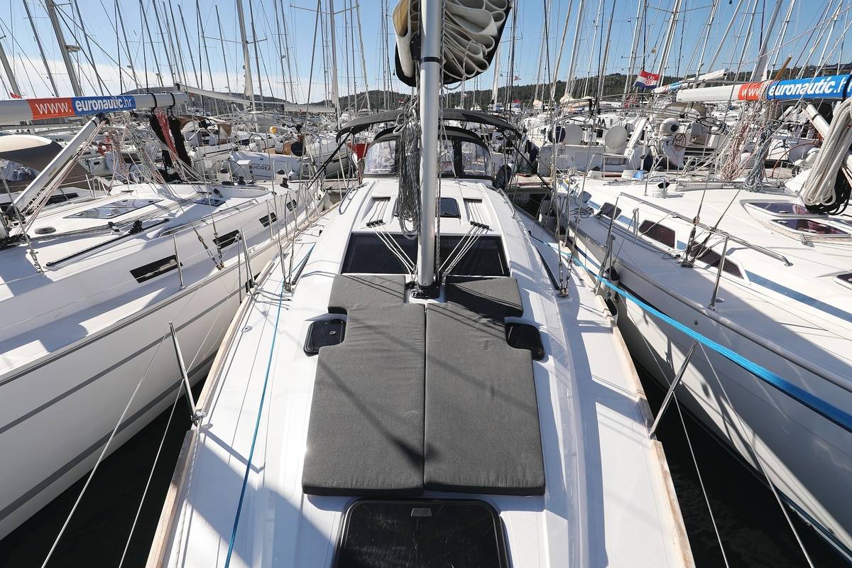 Elan Impression 40.1, Eliana | Yacht Charter Croatia