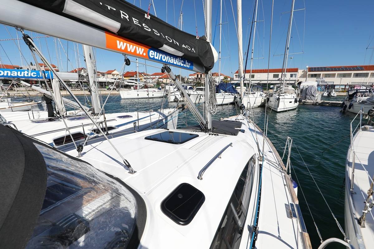 Elan Impression 40.1, Eliana | Yacht Charter Croatia