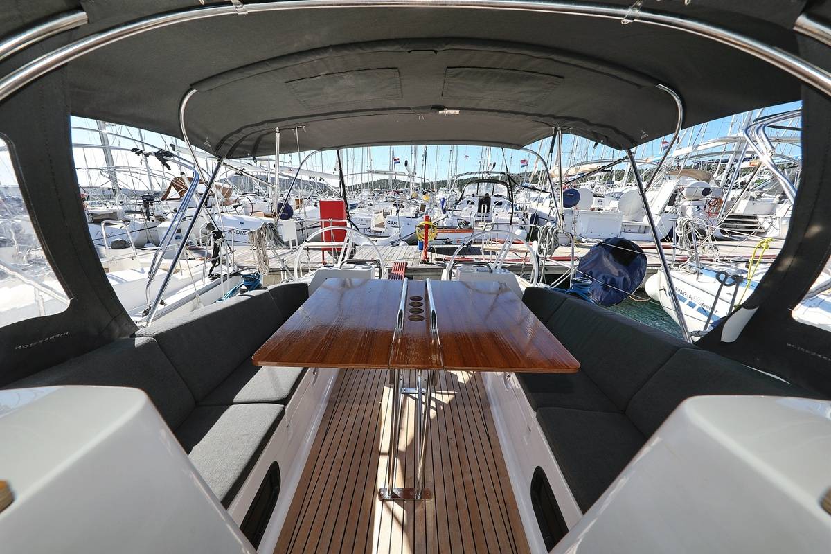 Elan Impression 40.1, Eliana | Yacht Charter Croatia