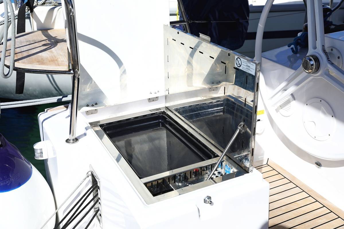 Elan Impression 40.1, Eliana | Yacht Charter Croatia