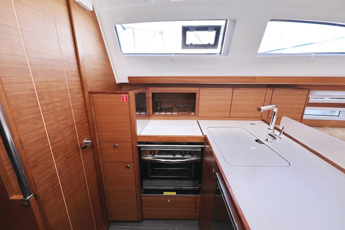 Elan Impression 40.1, Eliana | Yacht Charter Croatia