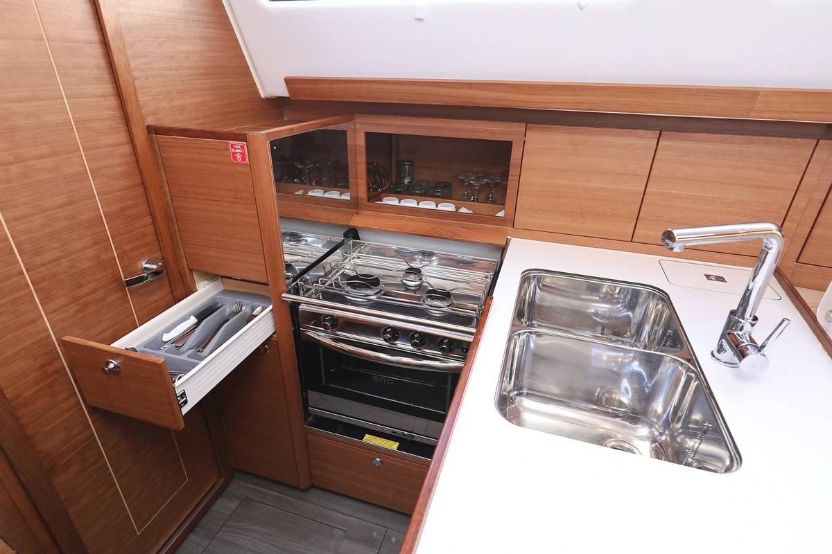 Elan Impression 40.1, Eliana | Yacht Charter Croatia