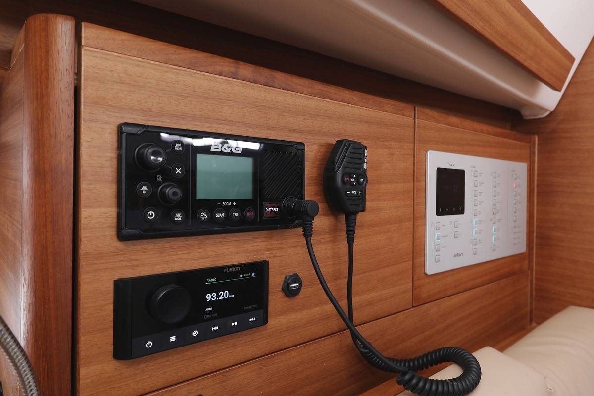 Elan Impression 40.1, Eliana | Yacht Charter Croatia