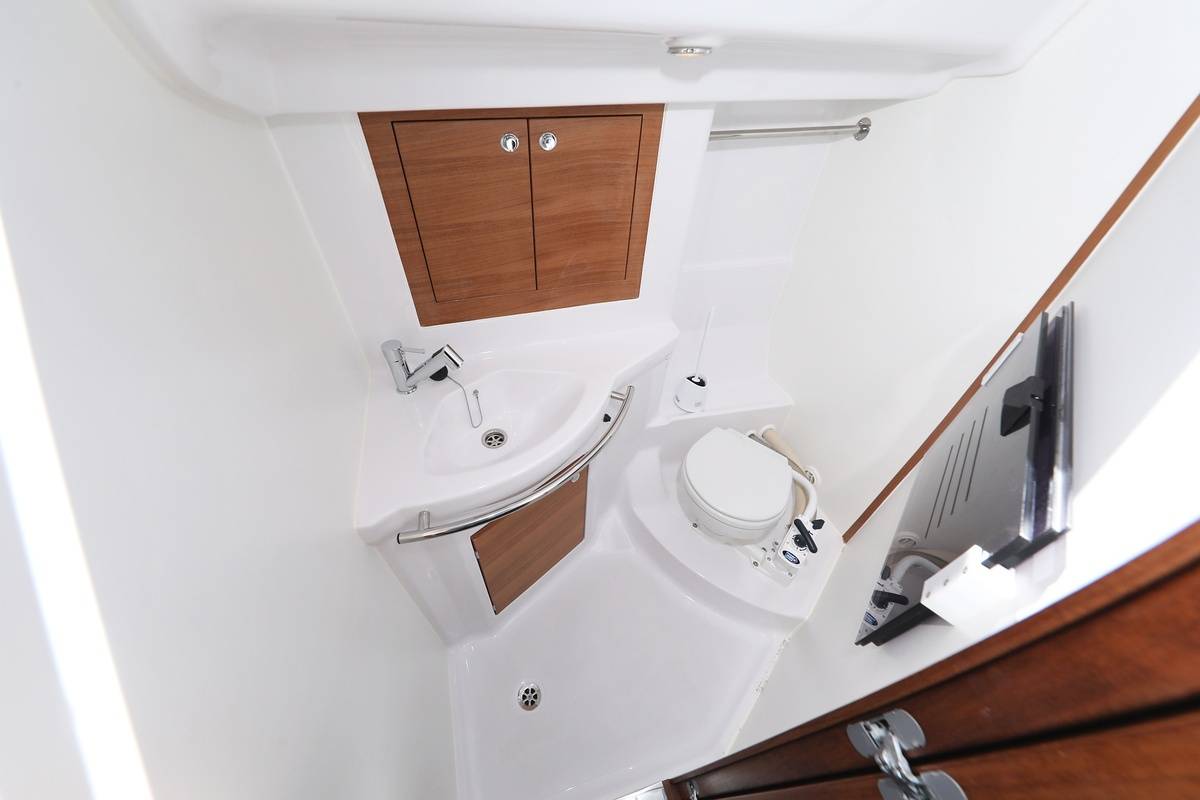 Elan Impression 40.1, Eliana | Yacht Charter Croatia