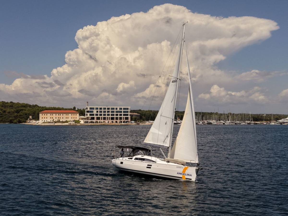 Elan Impression 40.1, Blu | Yachtcharter Kroatien