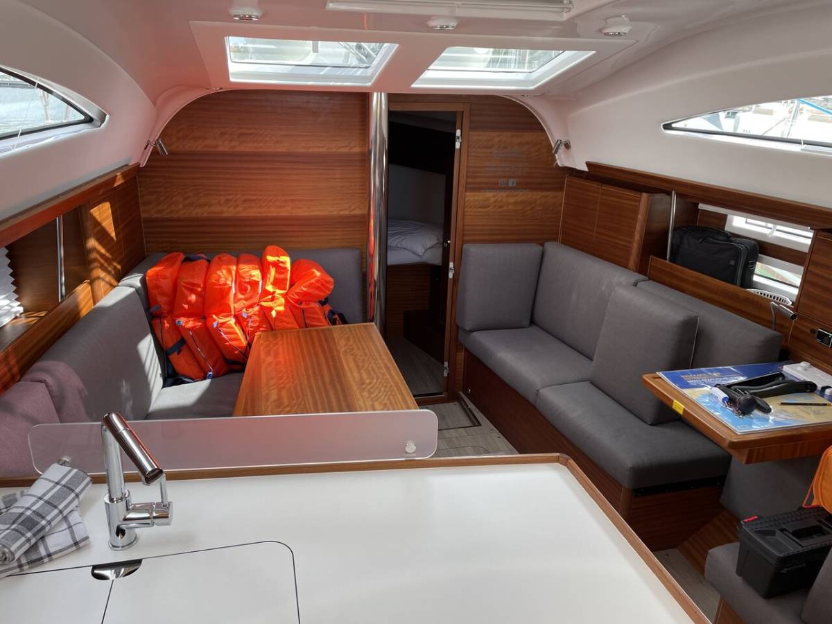 Elan Impression 40.1, Blu | Yachtcharter Kroatien
