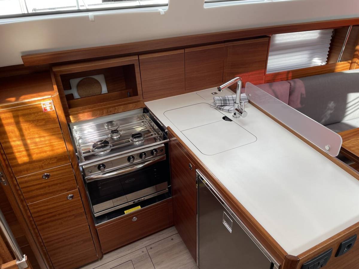 Elan Impression 40.1, Blu | Yachtcharter Kroatien