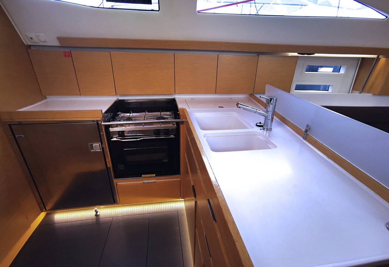 Elan Impression 45, Baby Boo | Yacht Charter Croatia