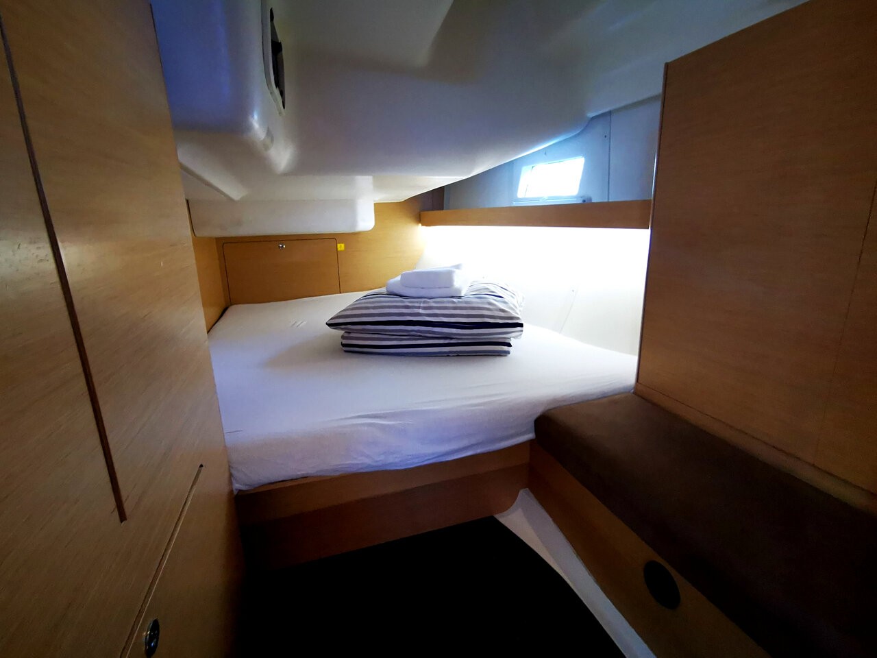 Elan Impression 45, Baby Boo | Yacht Charter Croatia