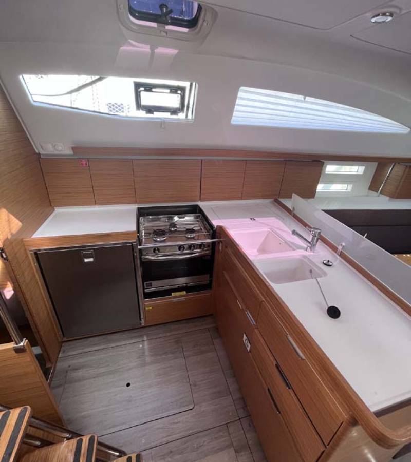 Elan Impression 45, Knotty Buoy | Yacht Charter Croatia