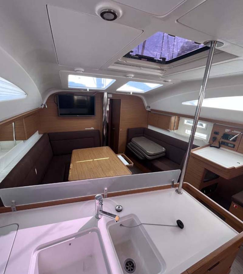 Elan Impression 45, Knotty Buoy | Yacht Charter Croatia