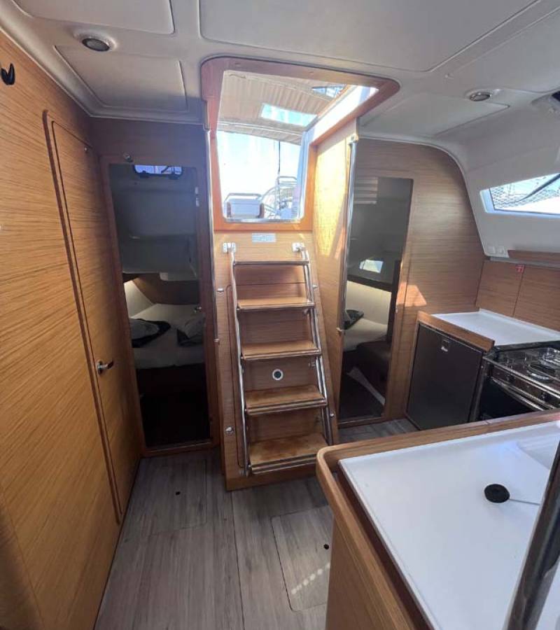 Elan Impression 45, Knotty Buoy | Yacht Charter Croatia