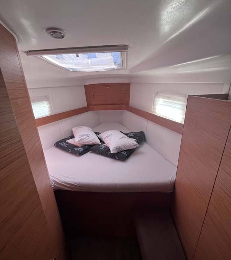 Elan Impression 45, Knotty Buoy | Yacht Charter Croatia