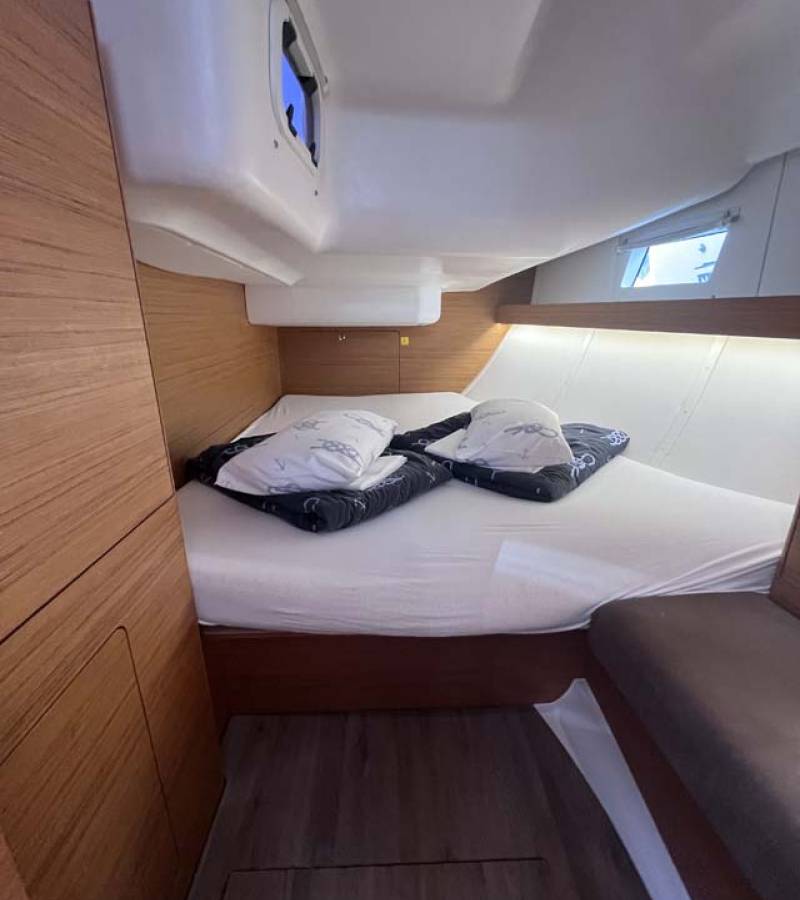Elan Impression 45, Knotty Buoy | Yacht Charter Croatia