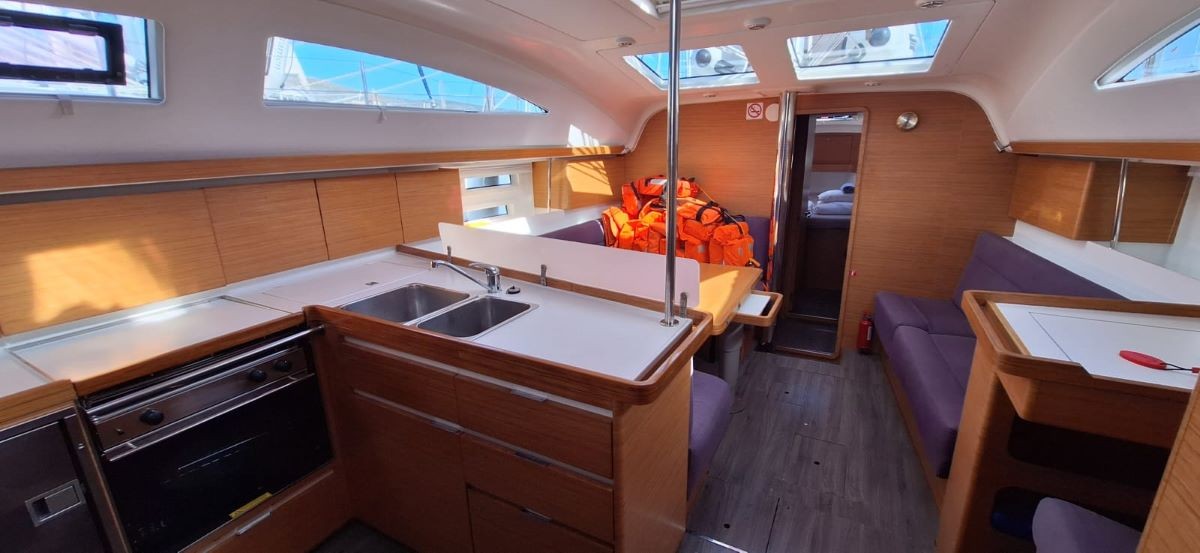 Elan Impression 45, Lasta | Yacht Charter Croatia