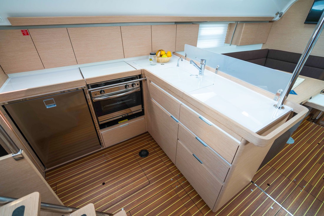 Elan Impression 45, Bine | Yacht Charter Croatia