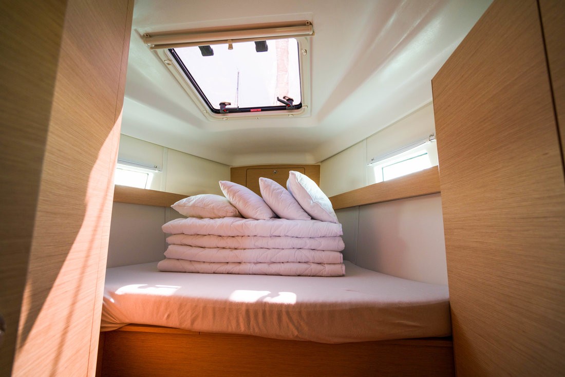 Elan Impression 45, Bine | Yacht Charter Croatia
